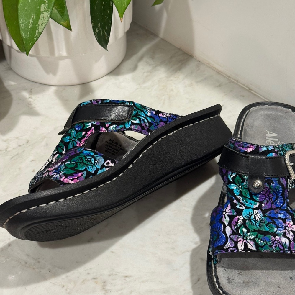 Alegria Peggy Sandals Size 38 Black Purple Floral Leather Slides Comfort Buckle - Picture 8 of 9